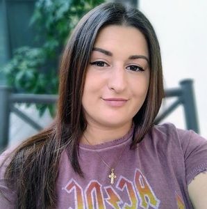 Meet your Posher, Angela